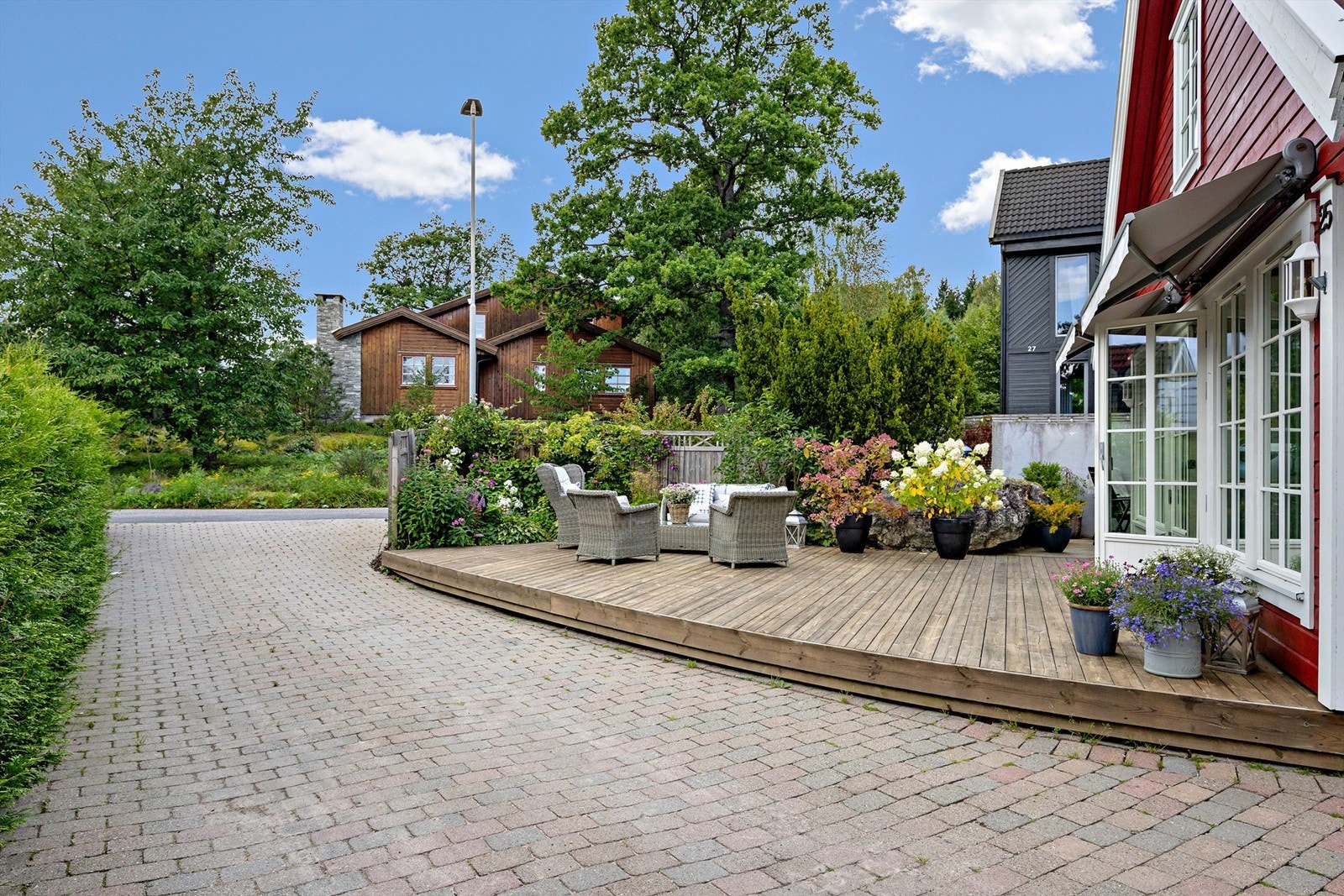 Det er plass til flere biler i egen innkjørsel Galleribilde