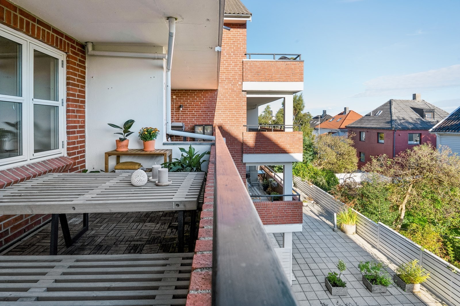 Eiendommen ligger i umiddelbar nærhet til Stavanger sentrum og østre bydel, med rolig og populær beliggenhet på Storhaug. Galleribilde