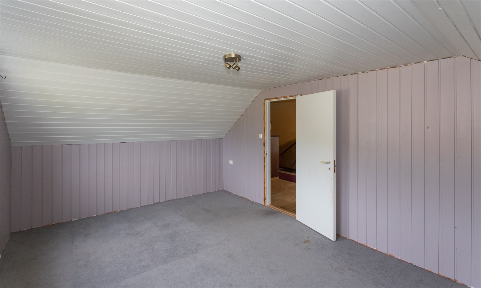 Soverom på loft Galleribilde