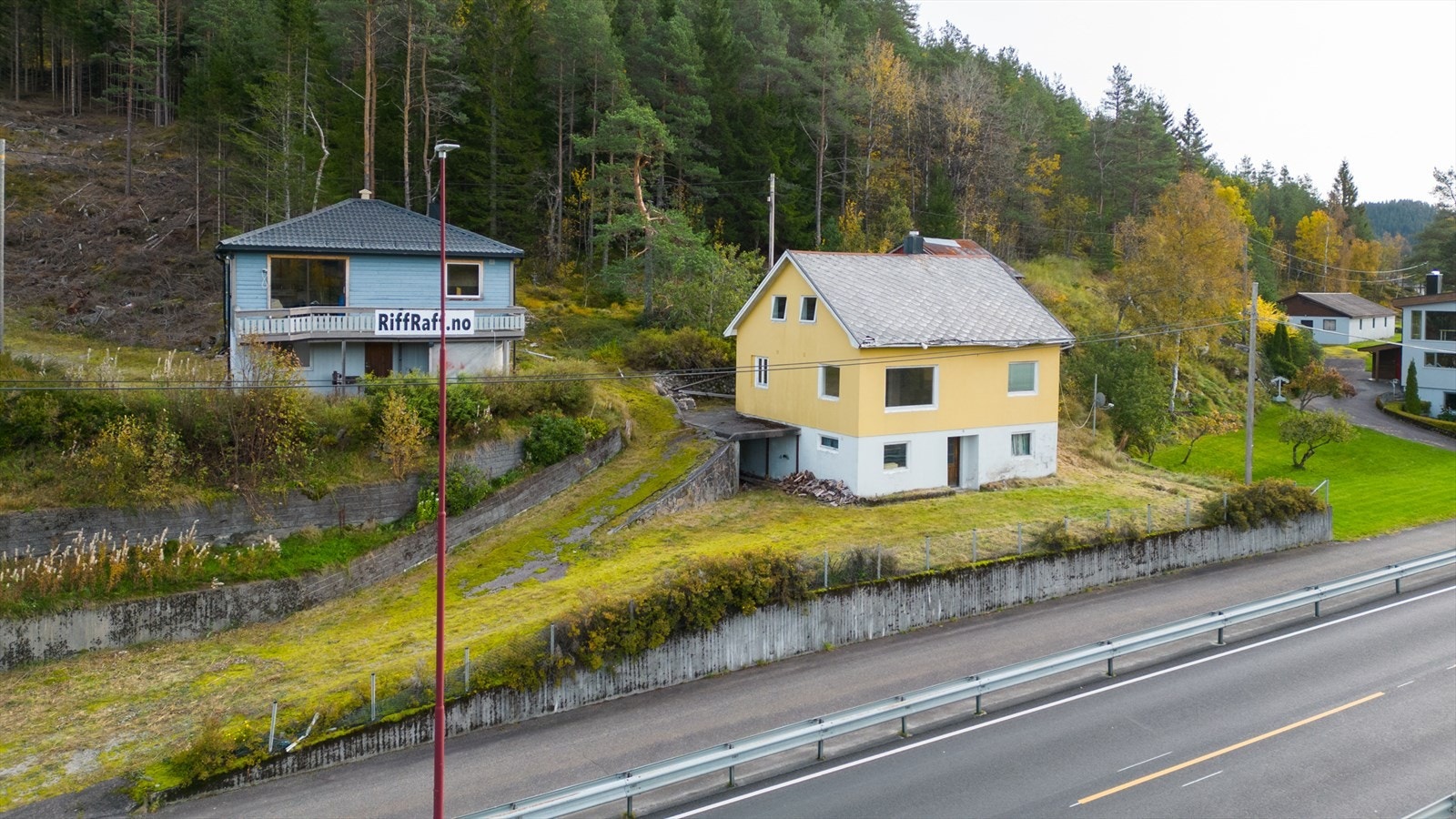 Felles adkomstvei med nabohus Galleribilde