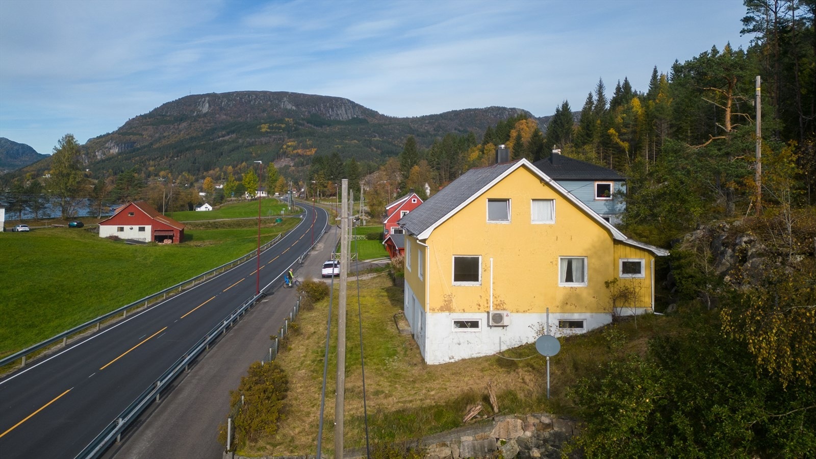 Skrånende eiertomt med utsikt Galleribilde