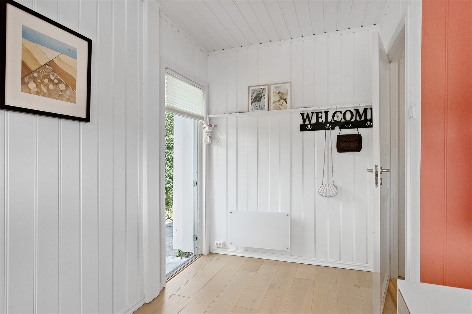 På et av soverommene er det utgang til hagen Galleribilde