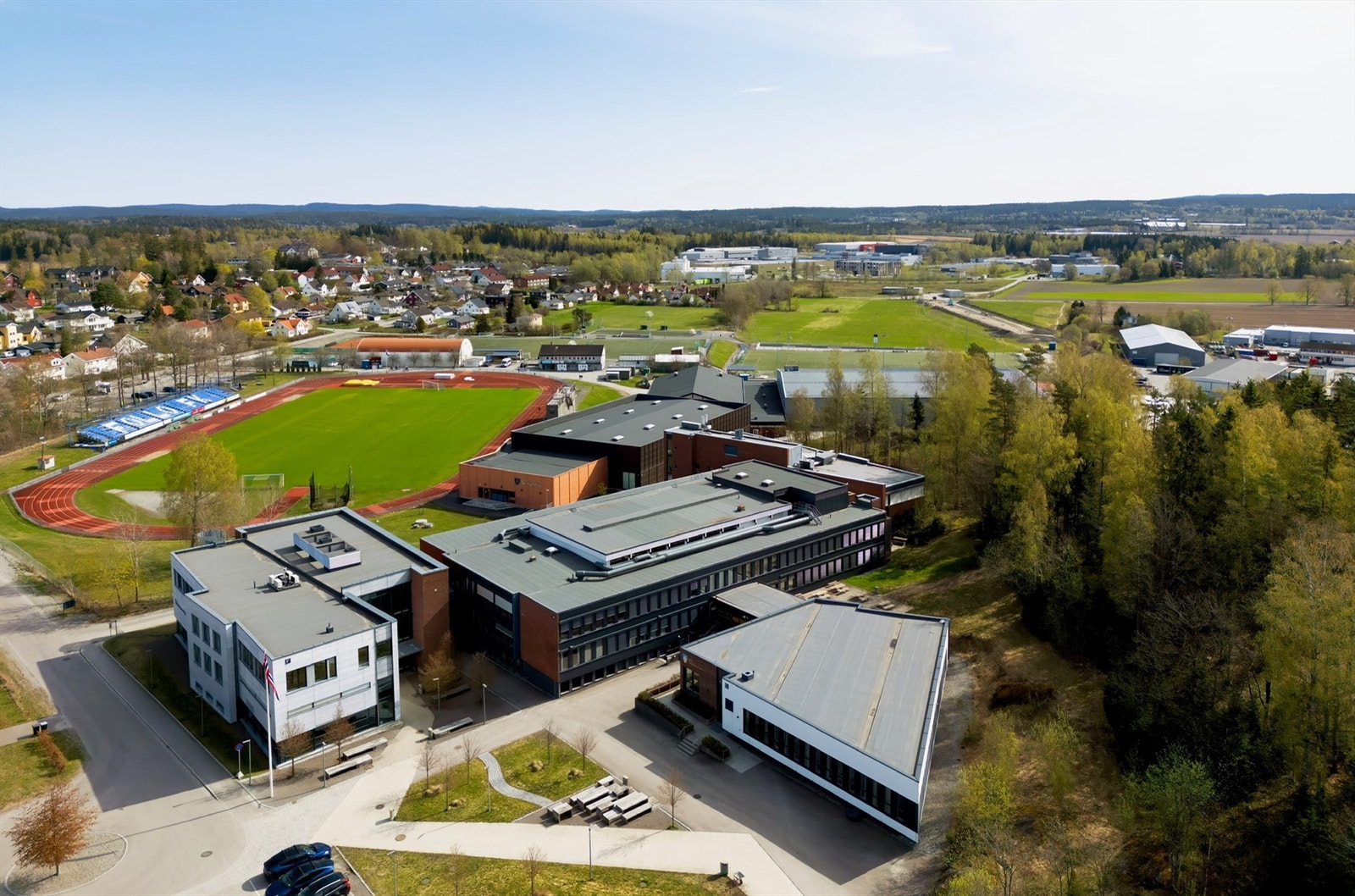 Ski videregående skole og idrettspark Galleribilde