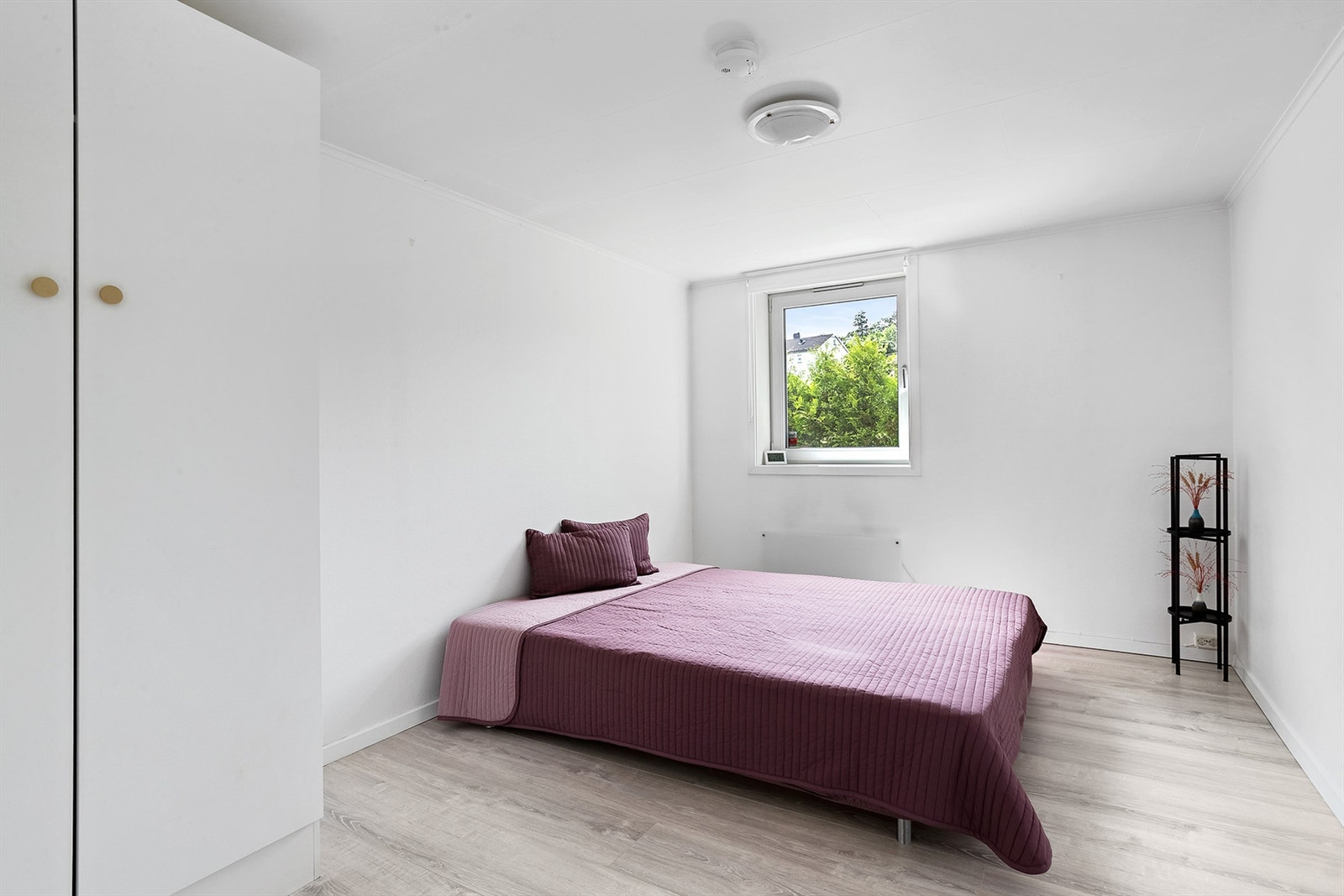 I utleiedel er det to lyse og romslige soverom med garderobeskap Galleribilde