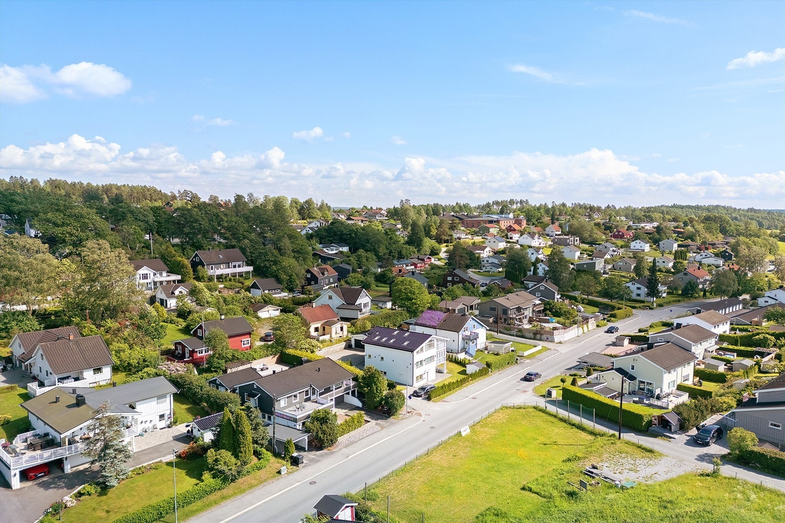 Det er et friluftsområde på vestsiden av eiendommen Galleribilde