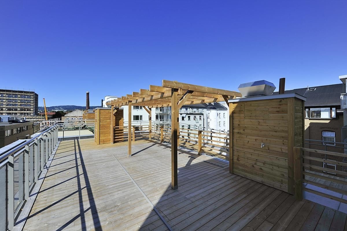 Romselig felles takterrasse Galleribilde