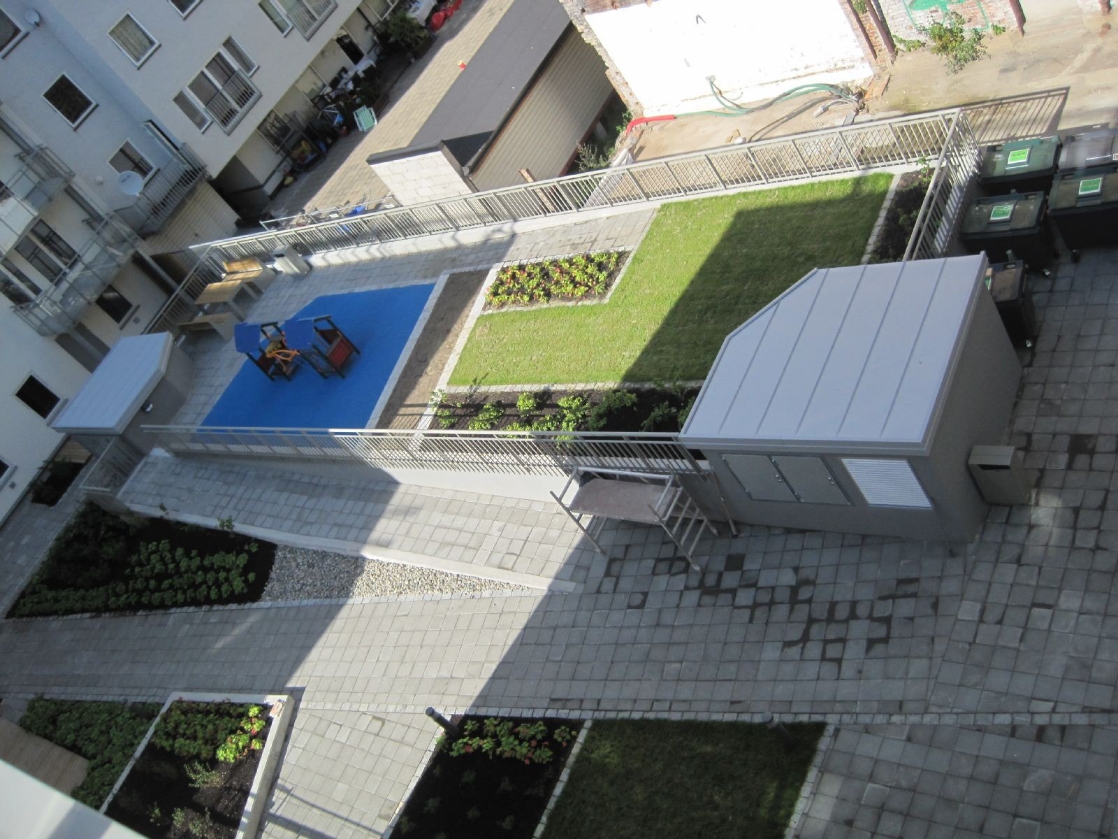 Trivelig bakgård. Galleribilde