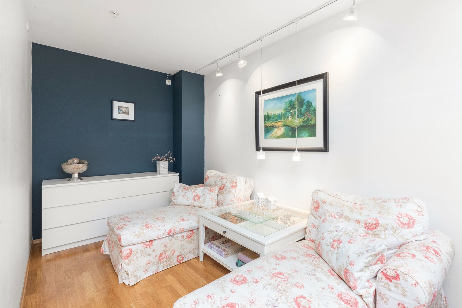 Stua kan enkelt deles inn i to forskjellige soner Galleribilde