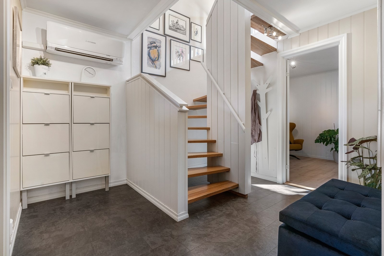 - Vi beveger oss ned i 1.etasjen - Galleribilde