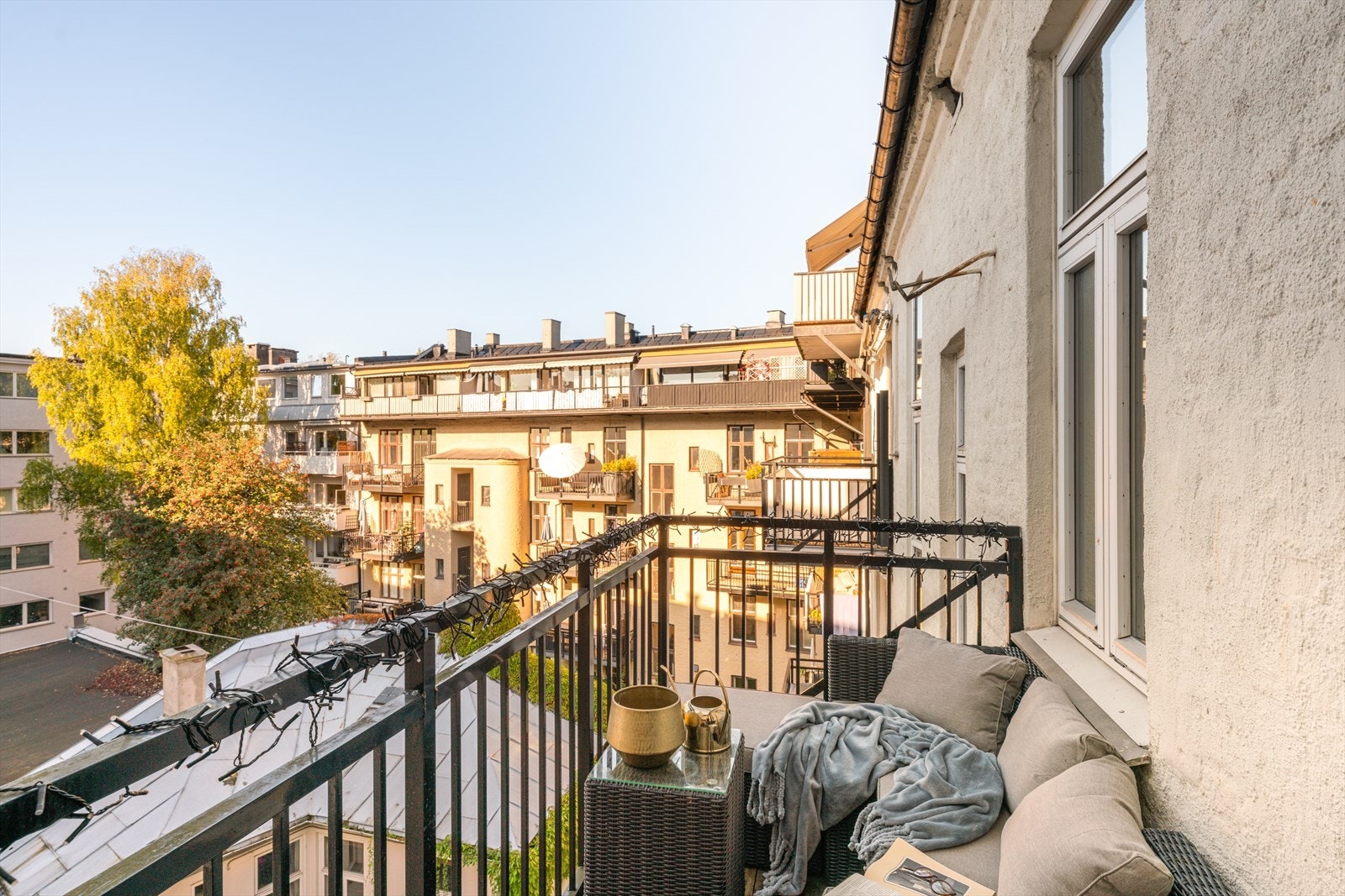 Hyggelig balkong på 5 kvm med utgang soverom 2 Galleribilde