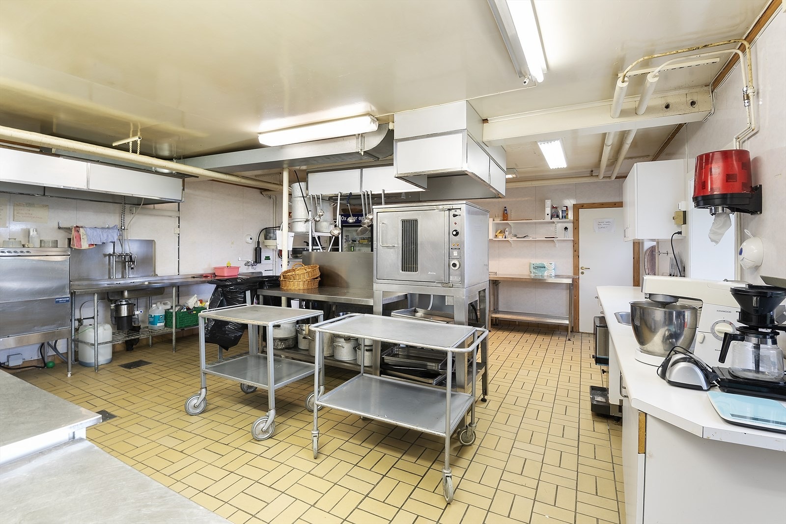 Storkjøkken som del av fellesarealet. Galleribilde