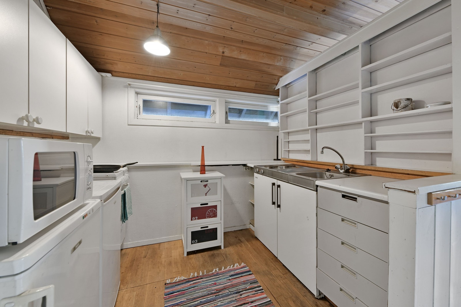 Hybel (ikke godkjent) - kjøkken - skap- og benkeplass Galleribilde