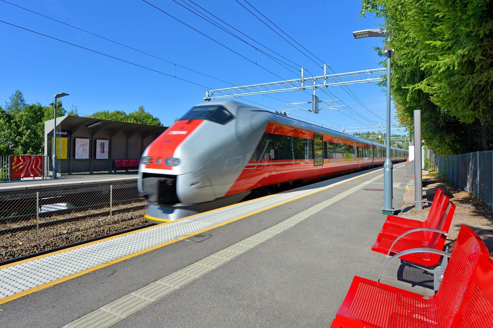 Gangavstand til Greverud stasjon med god togforbindelse mot syd og nord - ca. 26 minutter til Oslo S Galleribilde