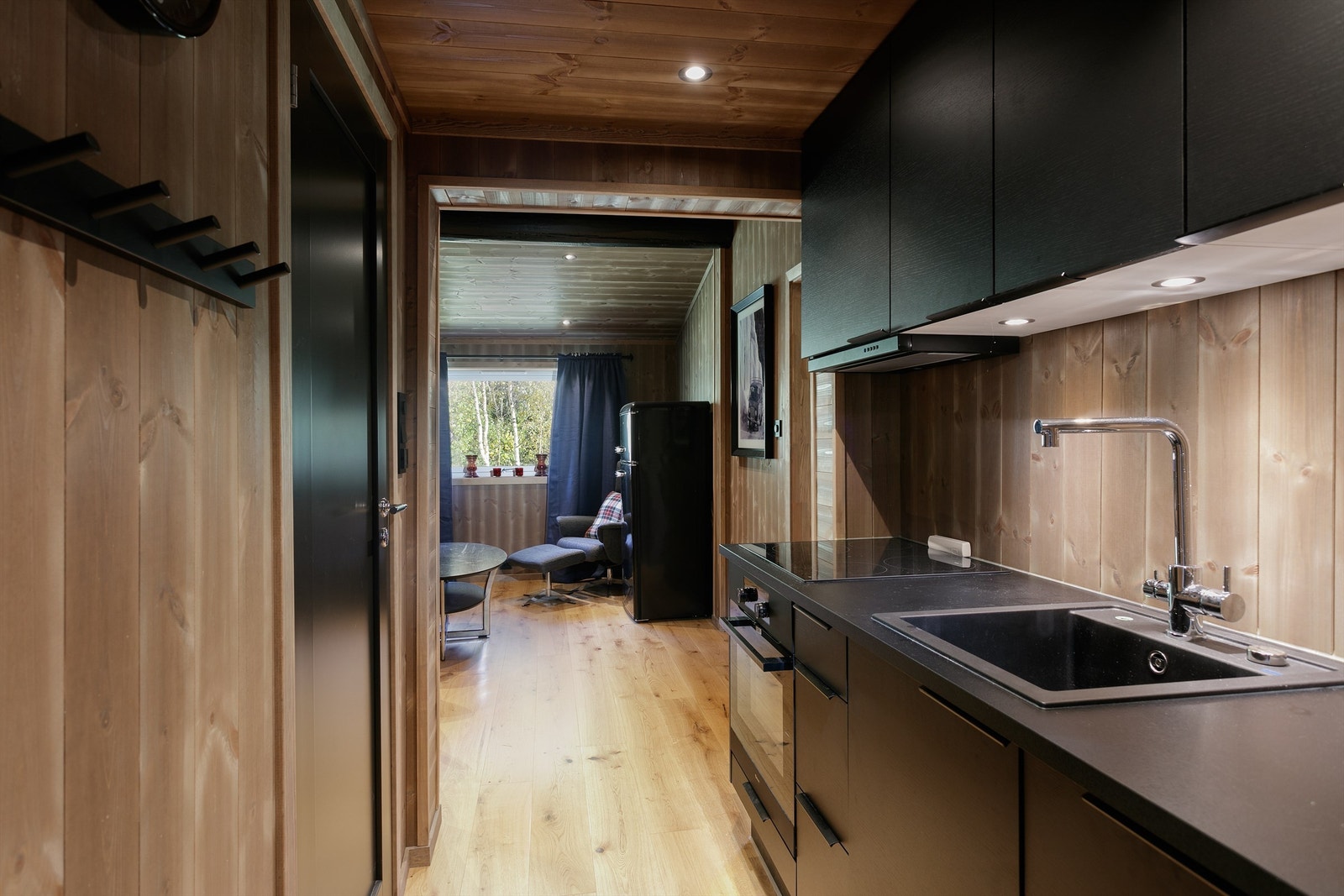 Hybel 2 - stue med kjøkkenkrok Galleribilde