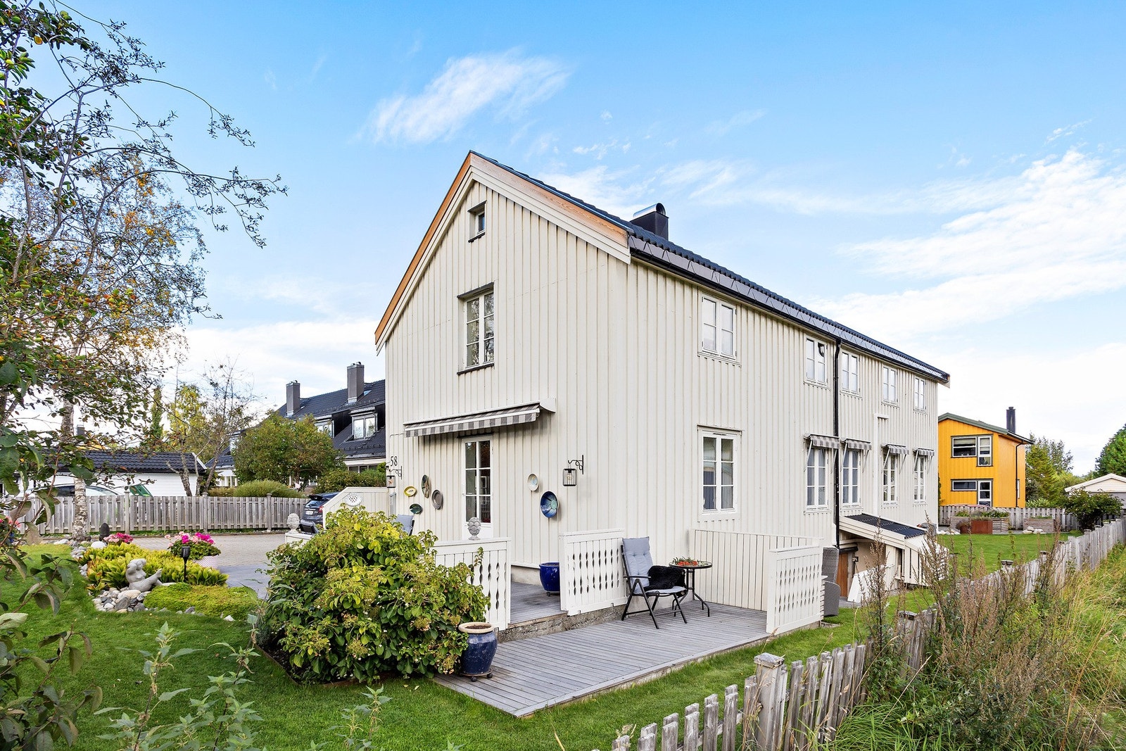 Det er nylig byttet vindskier på huset. Disse males før overtagelse Galleribilde