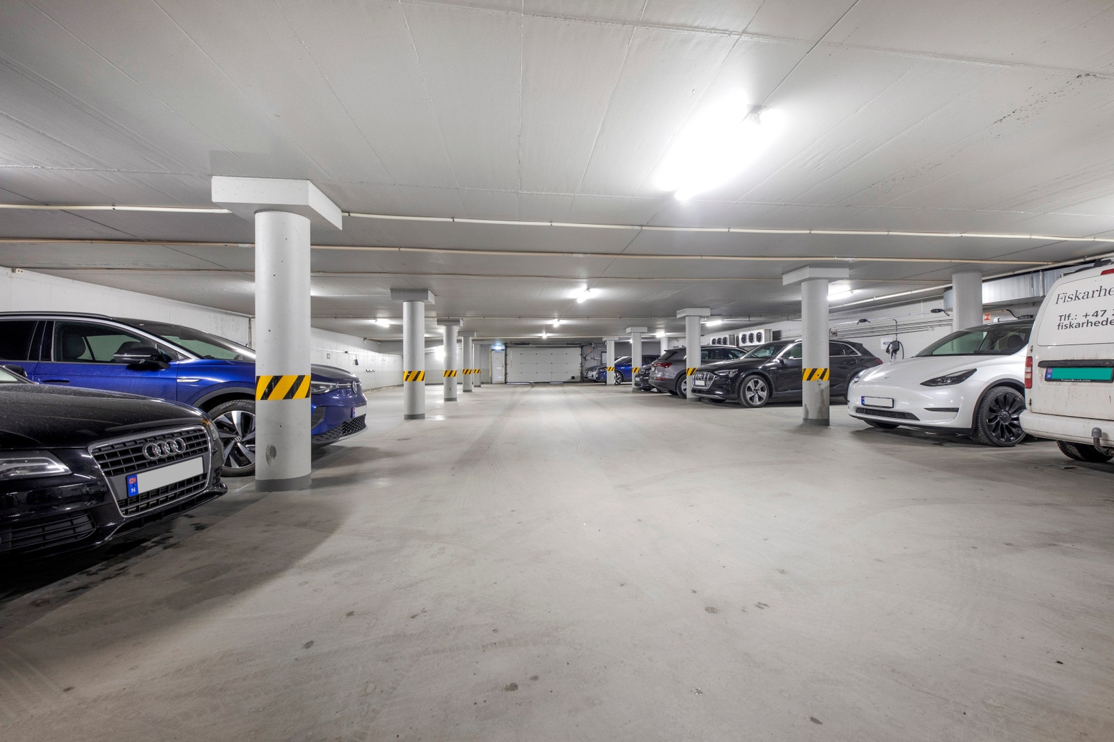 Parkeringskjeller i byggets underetasje med mulighet for leie av p-plasser Galleribilde