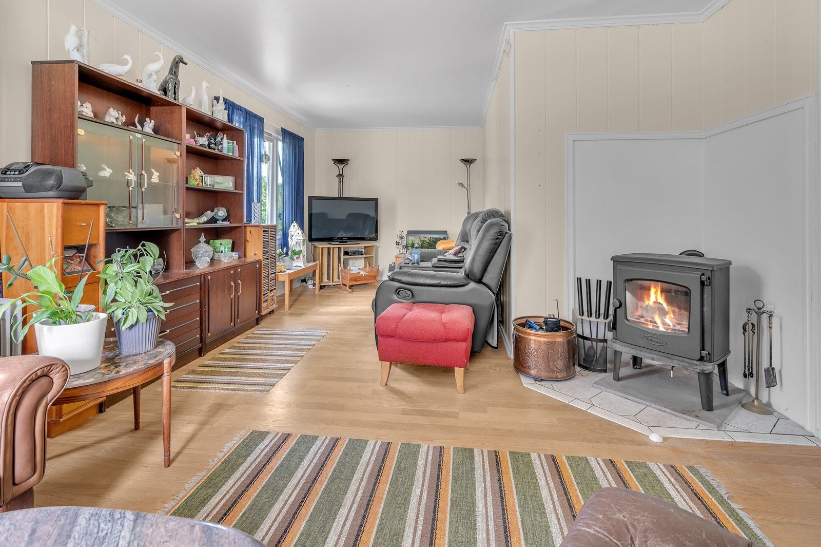 Nyere vedfyrt ovn fra 2019 som varmer godt om det fyres ihht selgers opplysninger Galleribilde