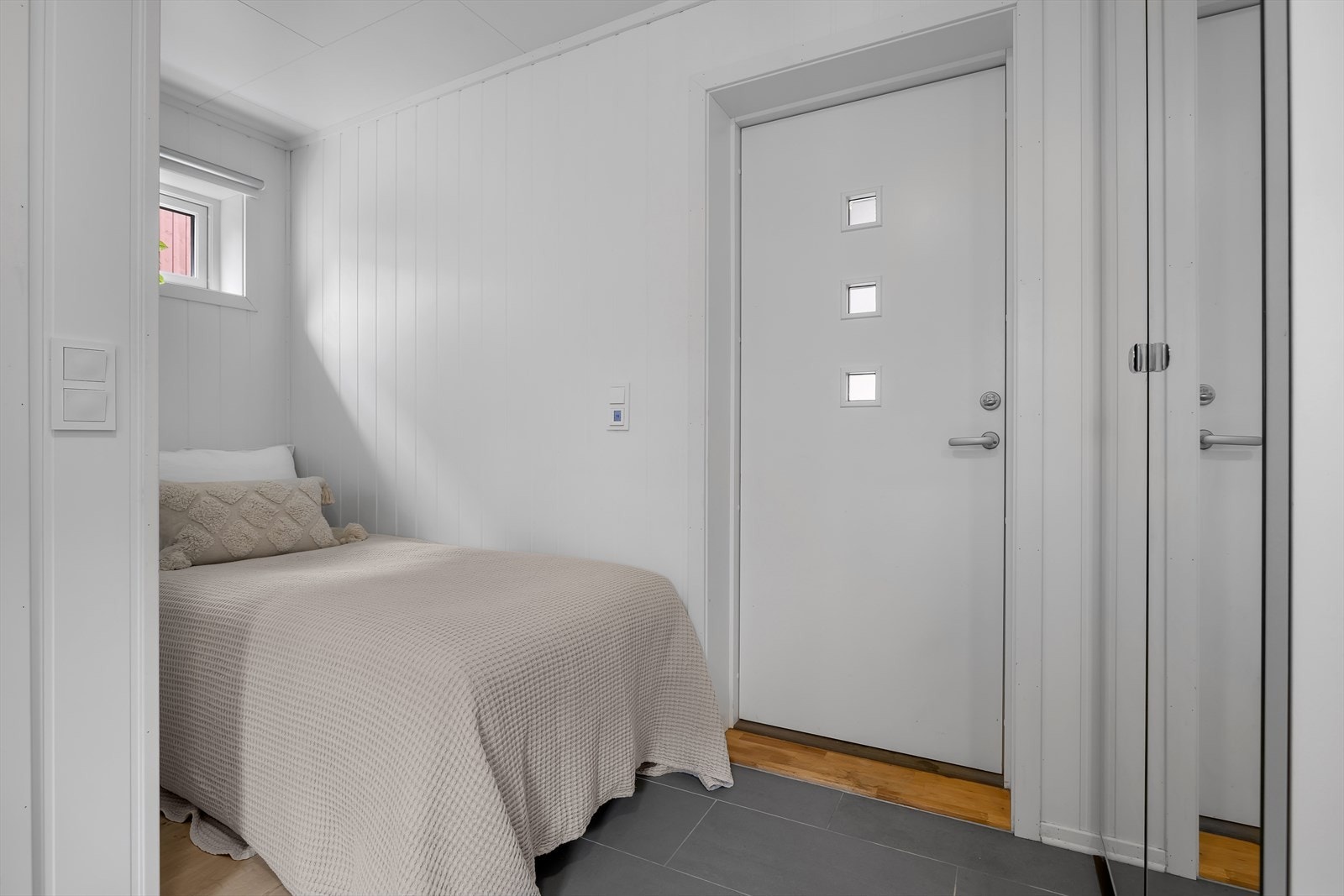 Entre hybeldel. Galleribilde