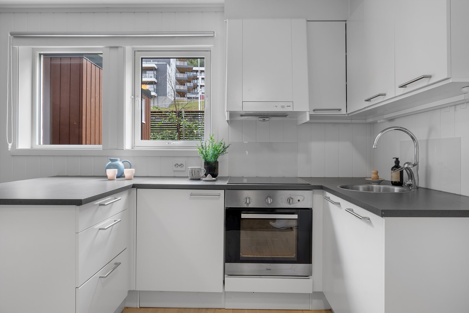 God standard på innredninger og utstyr i hybeldelen. Her er det også oppvaskmaskin. Galleribilde