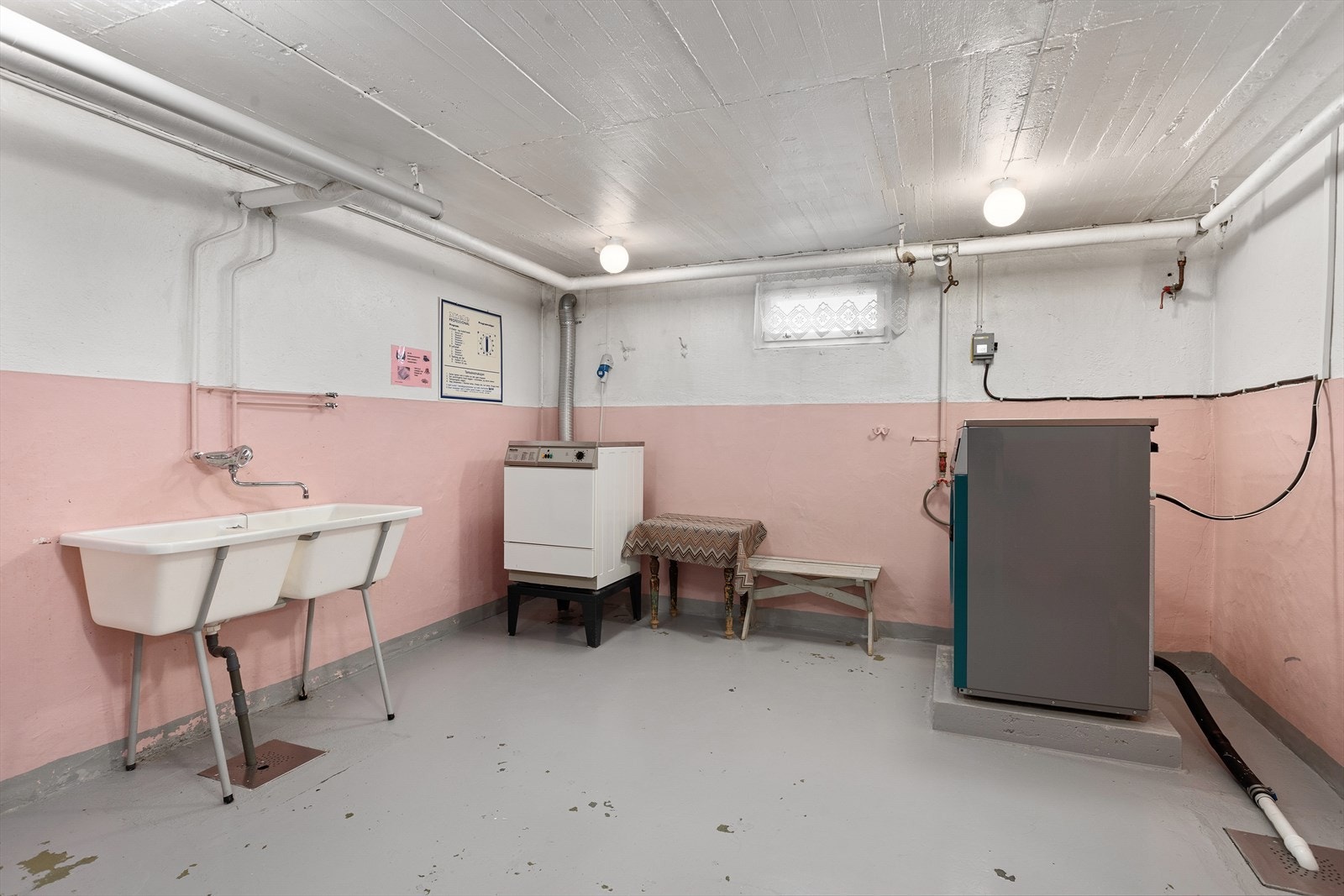 Felles vaskerom i kjeller Galleribilde