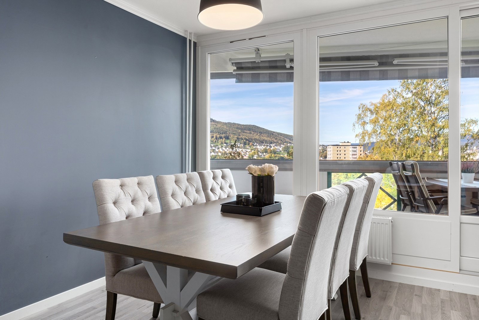 I tillegg er det plas til spisestue Galleribilde