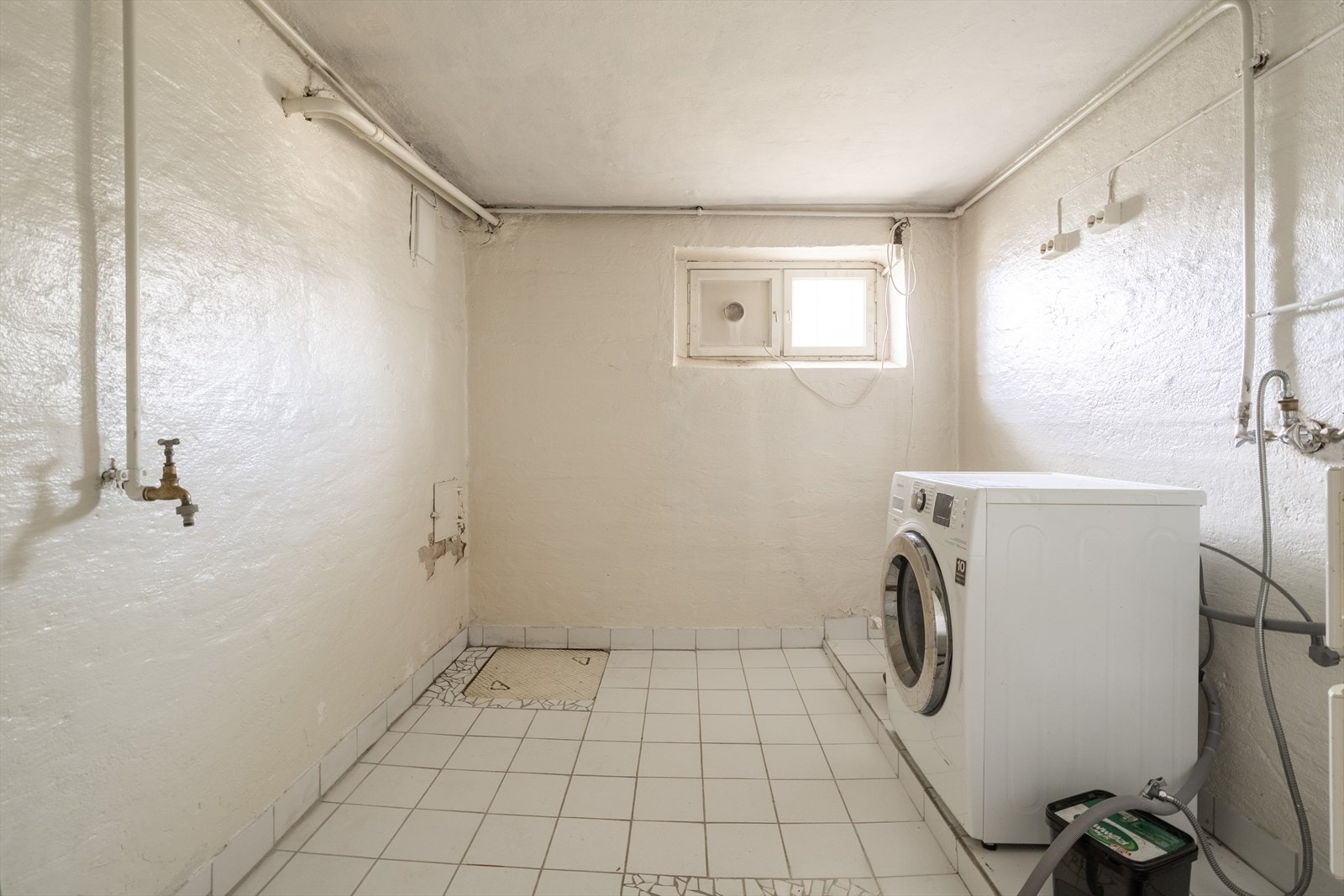 Vaskerom i underetasjen Galleribilde