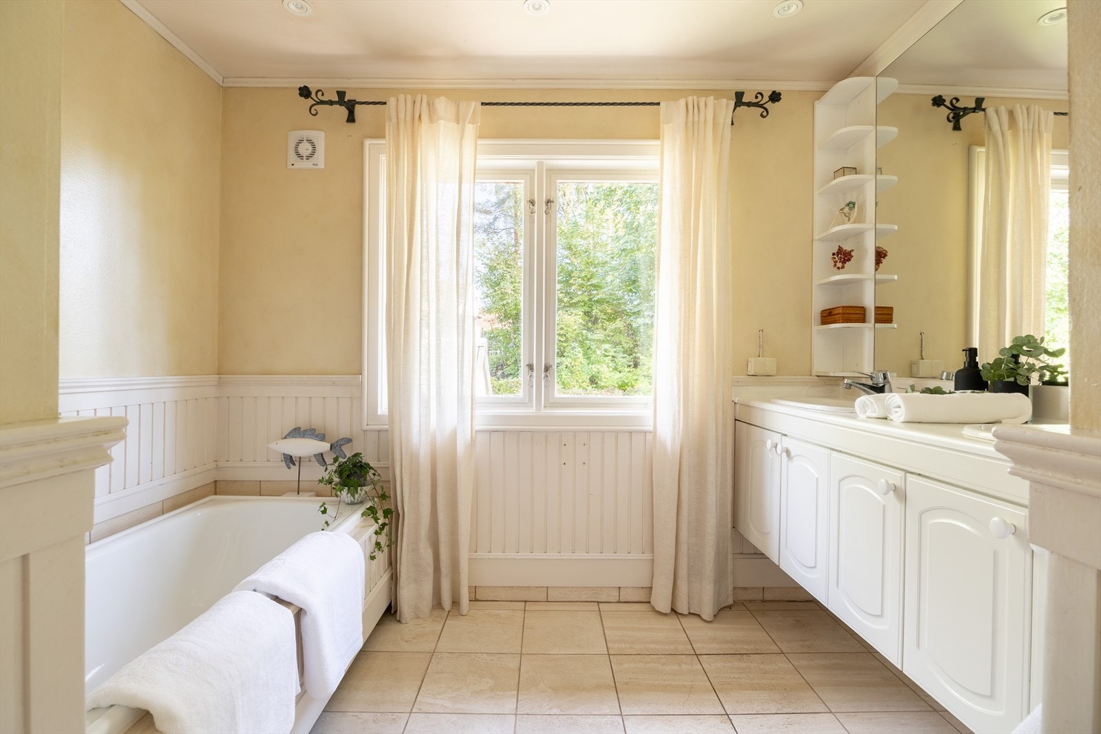 Eldre baderom i 2. etasje Galleribilde