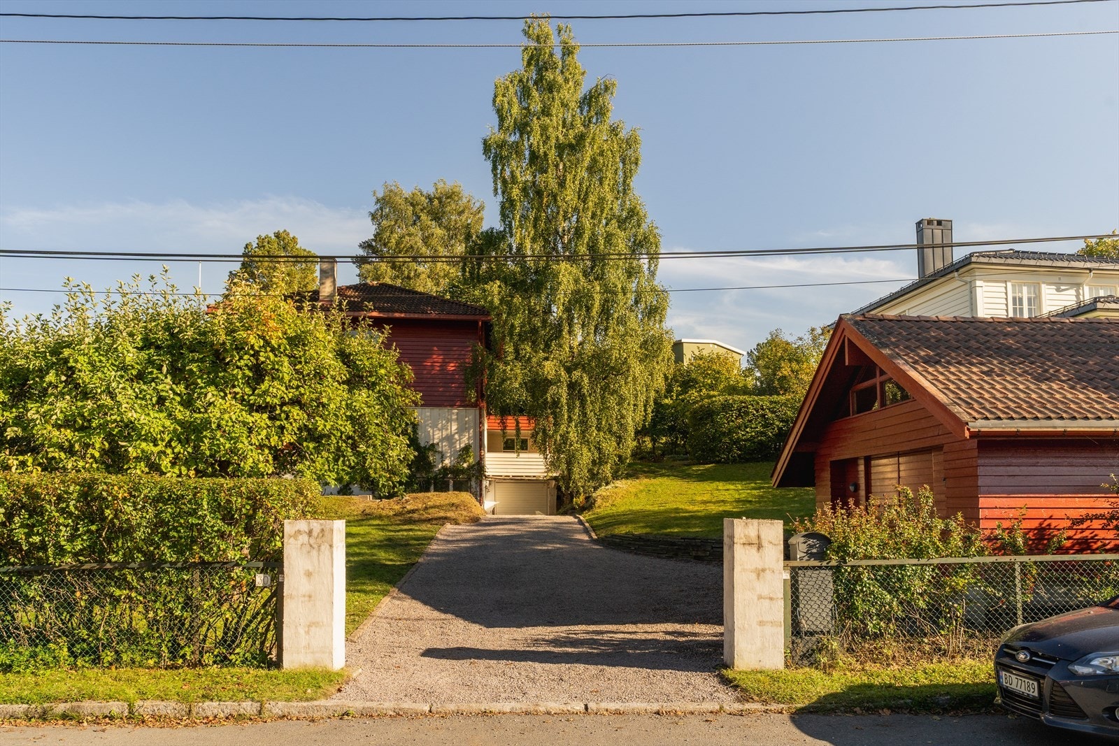 Fra eiendommen er det kun få minutters gange til Skøyen skole, flere barnehager, idrettsplasser, nærbutikk, Skøyen kirke og Frognerparken Galleribilde