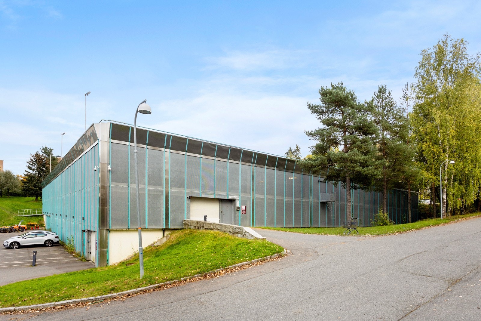 Boligen disponerer en garasjeplass i felles garasjeanlegg Galleribilde