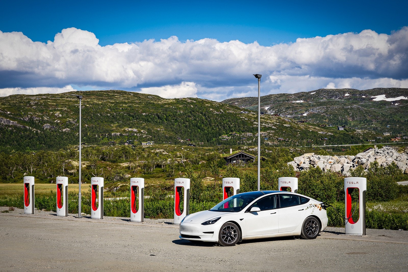 Ved Maurset Landhandel er det også mulighet for elbil lading. Galleribilde