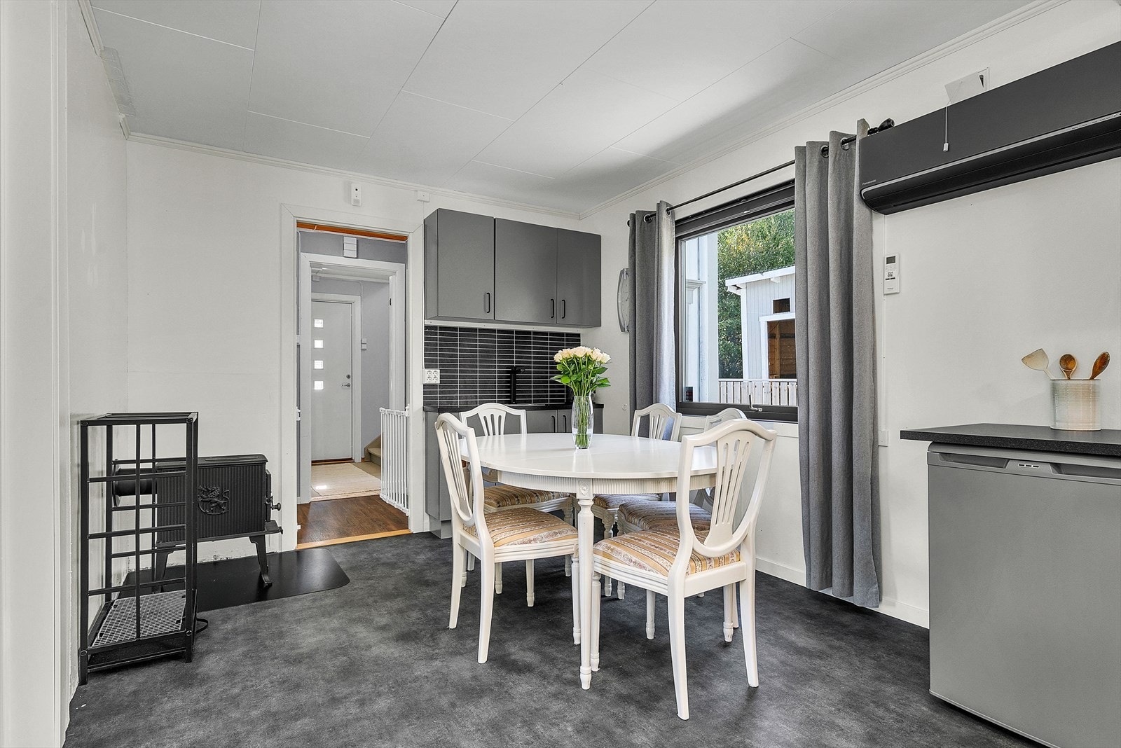 På kjøkken er det også plass til spisegruppe. Galleribilde