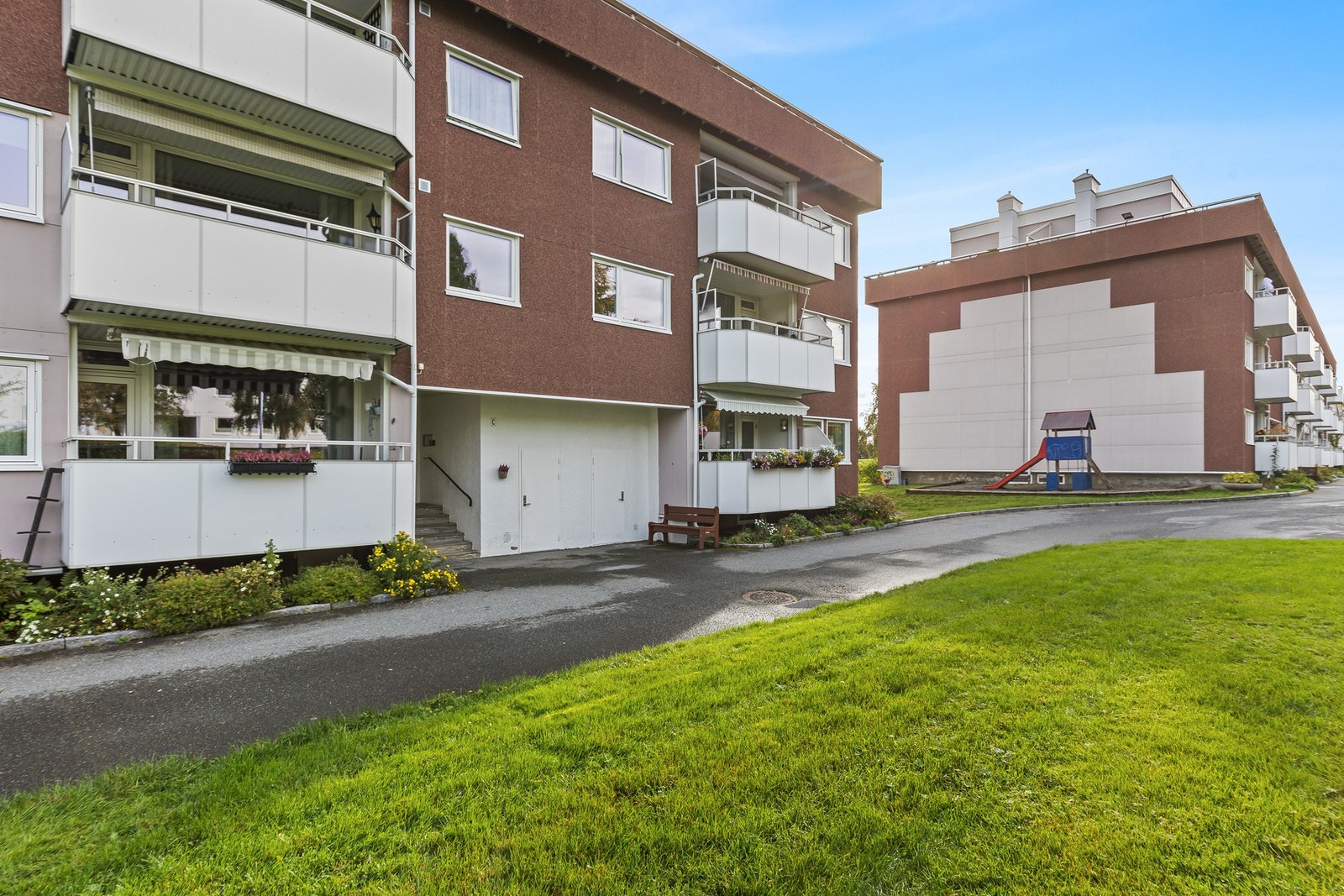 Leiligheten ligger i et populært område i et veldrevet borettslag. Galleribilde