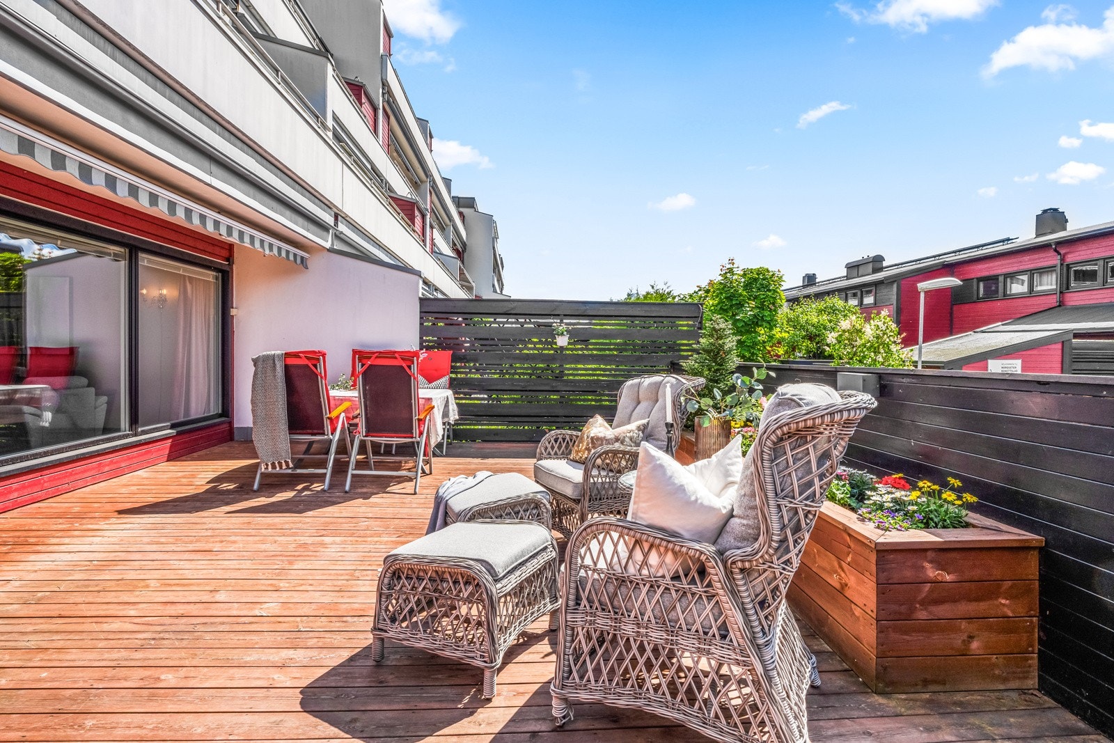 God plass til diverse utemøblement Galleribilde