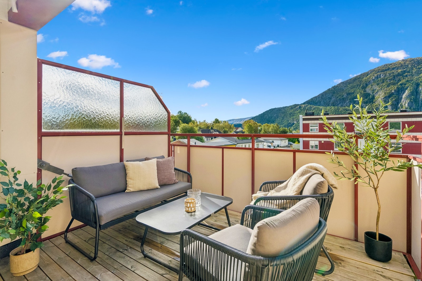 Her kan du nyte gode solforhold og sitte skjermet til. Galleribilde