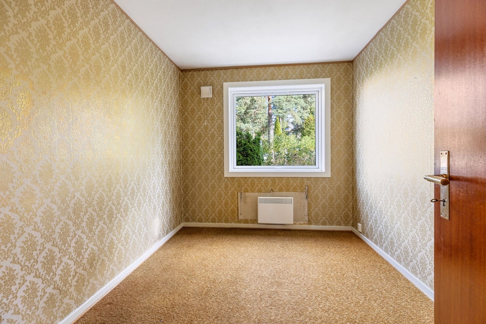 Bruk gjerne det ekstra rommet til barnerom, kontor eller gjesterom. Begge med innbygde garderobeløsninger. Galleribilde