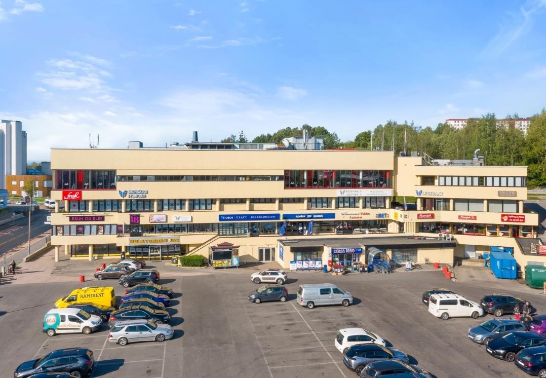 Eiendommen sett fra øst Galleribilde