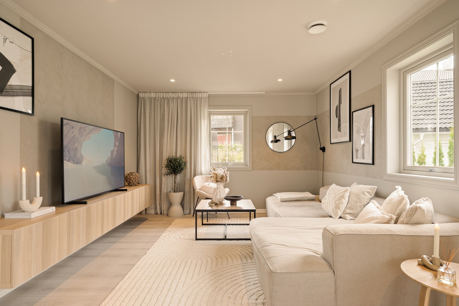 Her lener du deg tilbake etter en hektisk dag eller setter på en morsom familiefilm Galleribilde