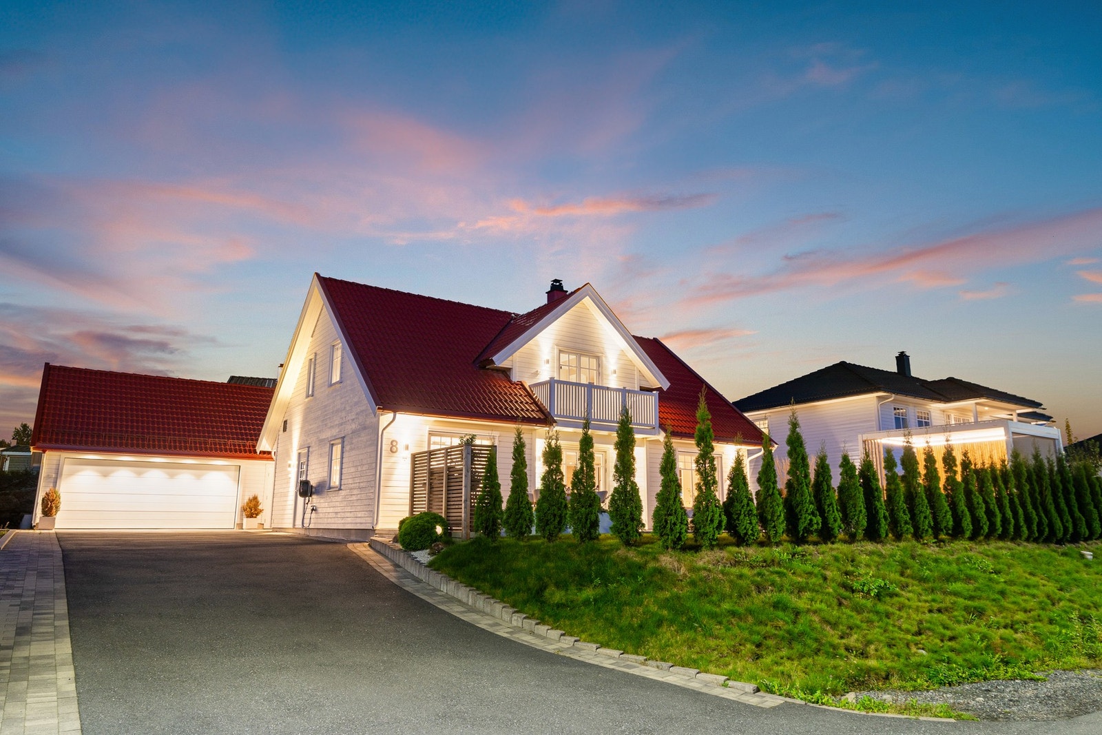 Lena Johnsen v/ASK Meglergaarden har gleden av å presentere Martinesvei 8! Galleribilde