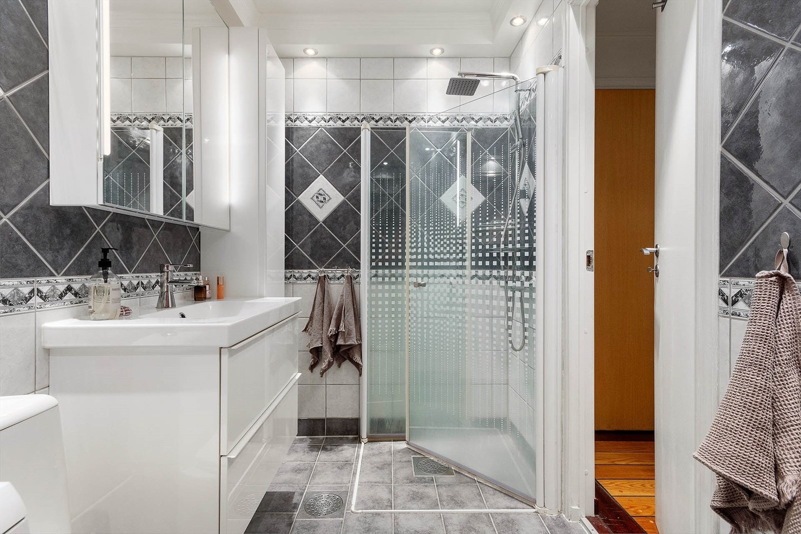 Badet er fra 2004 iht. tidligere salgsoppgave Galleribilde