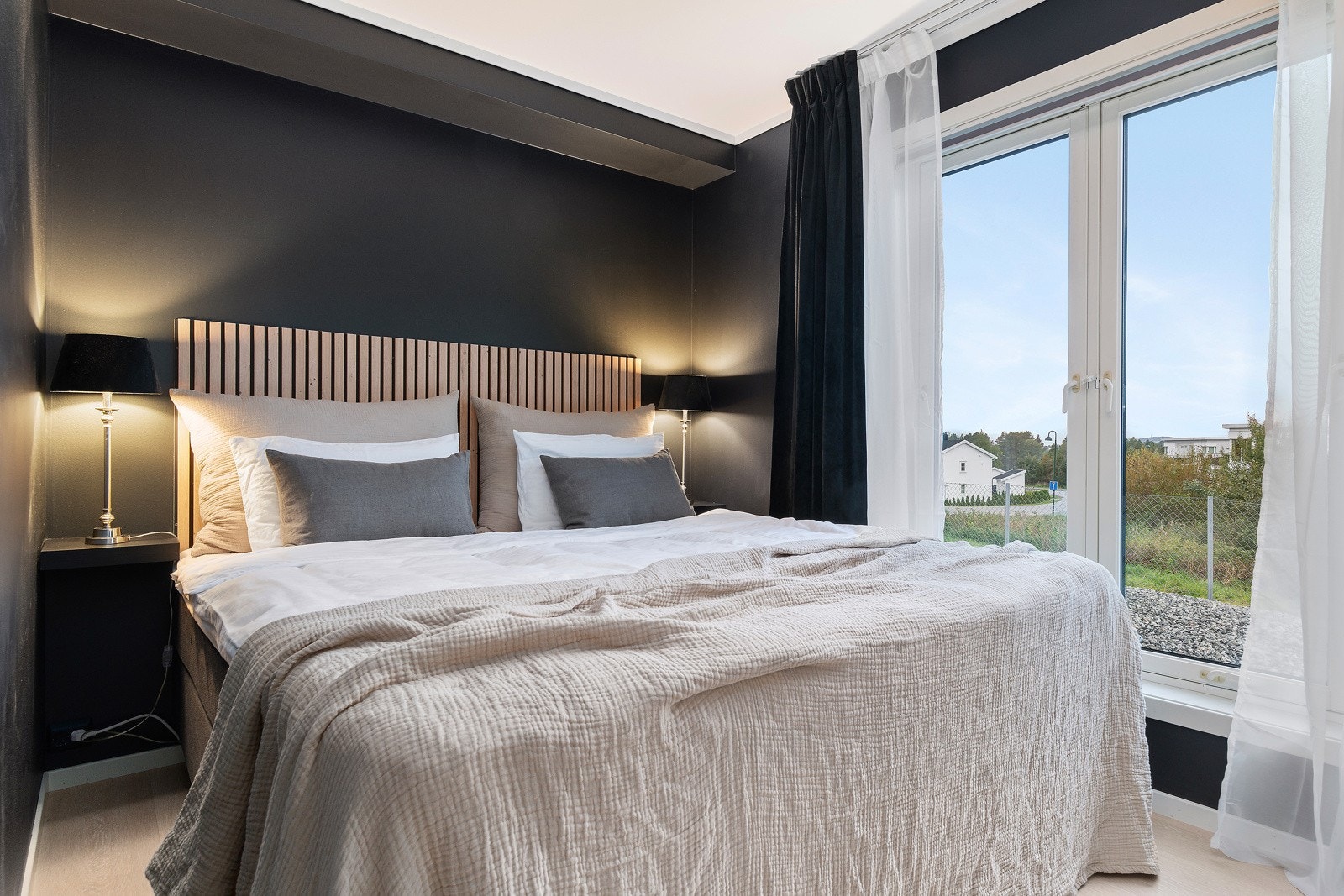 Hovedsoverommet er beliggende mot nord og er malt i behagelige farger. Galleribilde