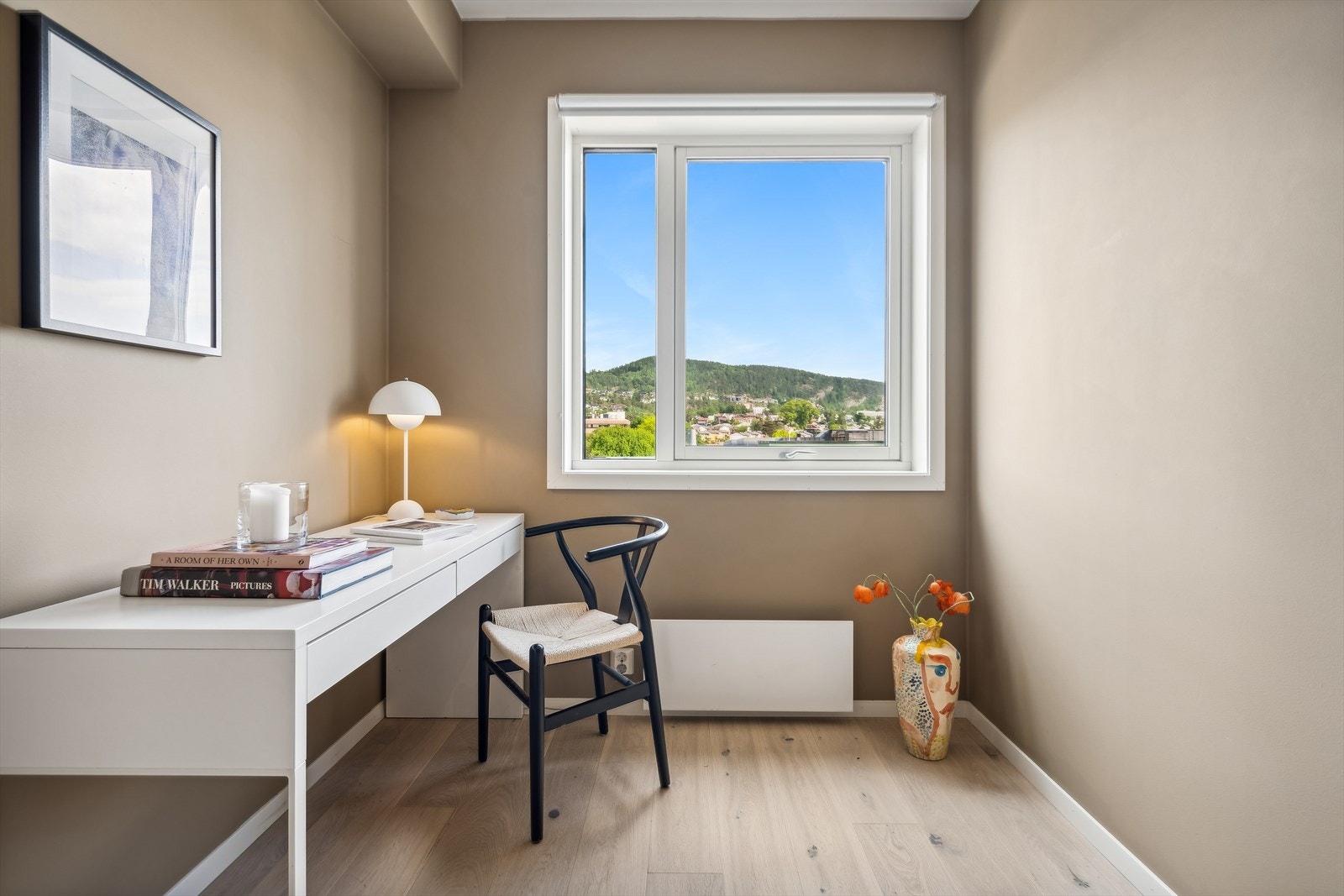 Rommet er i dag innredet som hjemmekontor, men egner seg også godt som barne- eller gjesterom. Galleribilde