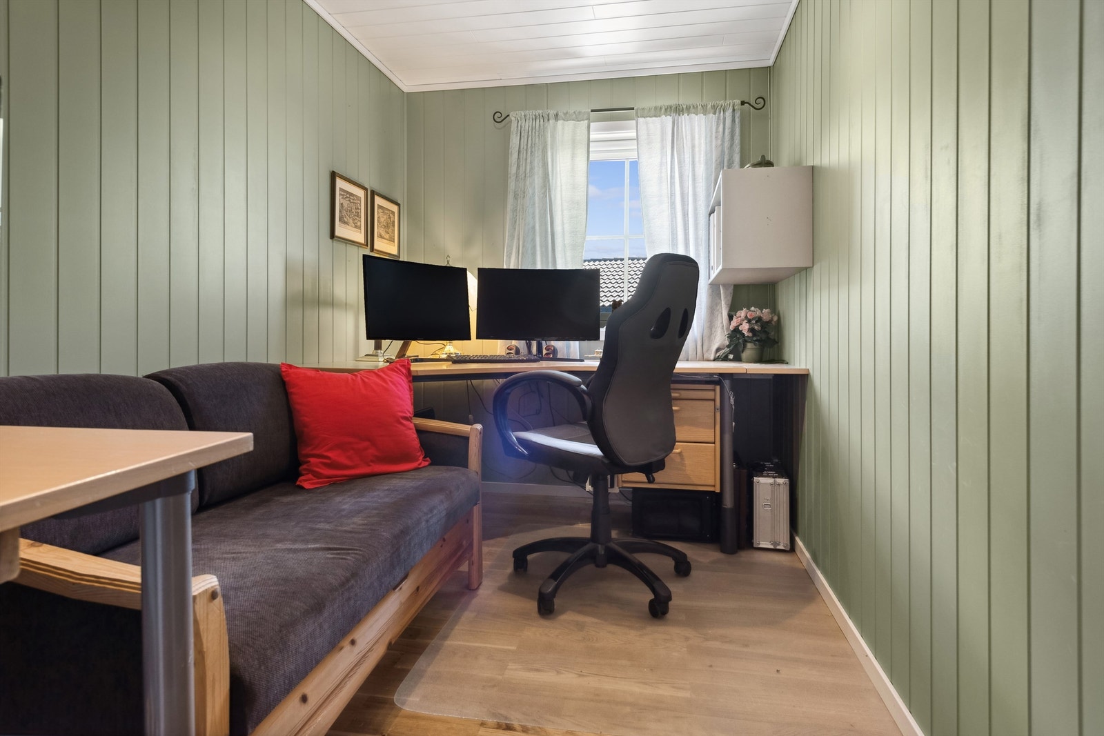 Soverom 3 kan også fint innredes til kontor eller et ekstra gjesterom om ønskelig. Galleribilde