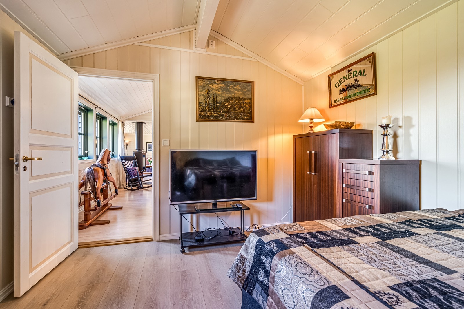 Soverom med tilkomst fra kjøkkenet. Galleribilde