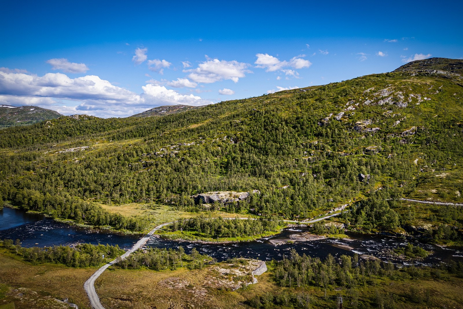 Beliggenheten er helt eksemplarisk på vinterstid, men like nydelig på sommeren. Galleribilde