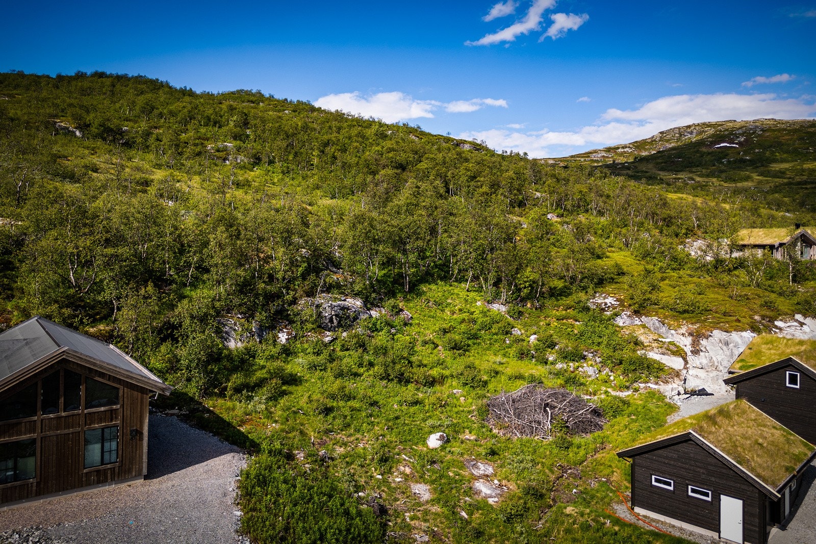 Tomten måler hele 1031,6 kvm og har en super plassering i fjellsiden. Galleribilde