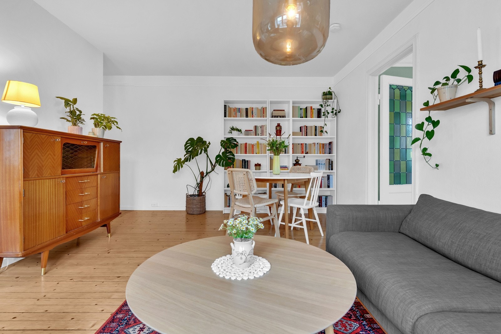 Fra stuen har du adkomst til soverommet og baderommet. Galleribilde