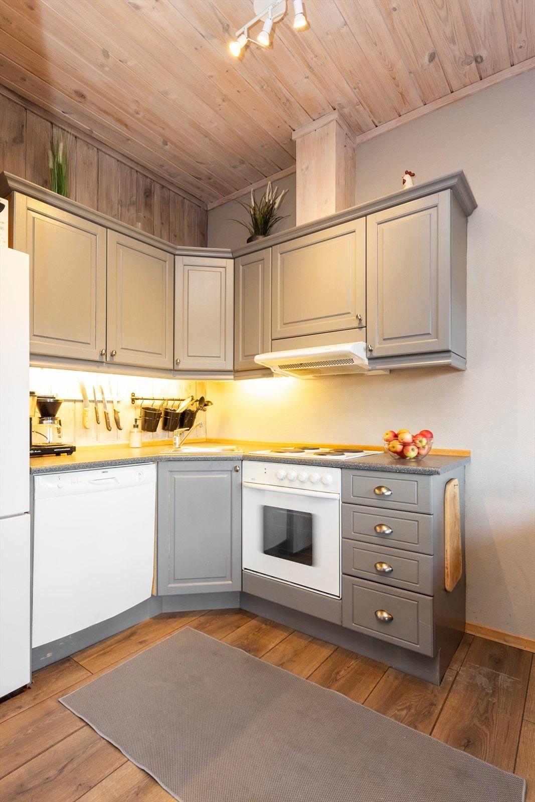 Kjøkken med hvitevarer Galleribilde