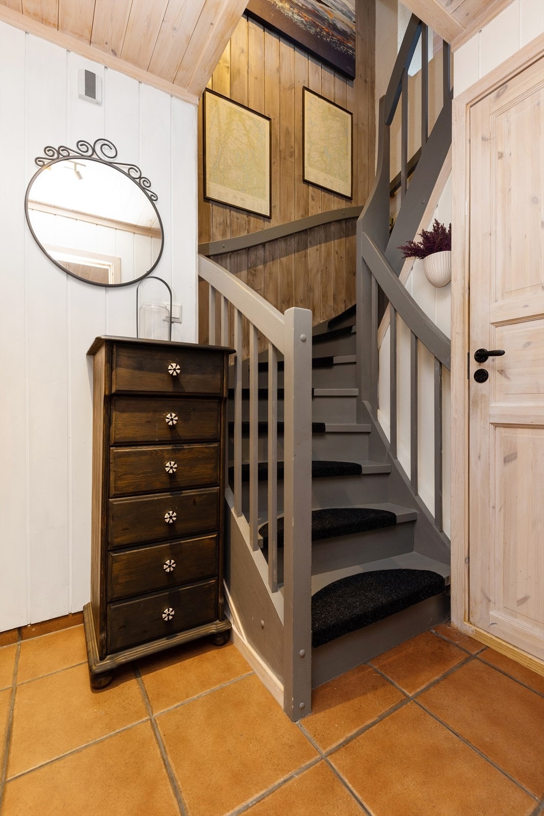 Trappeoppgang til 2. etg. Galleribilde