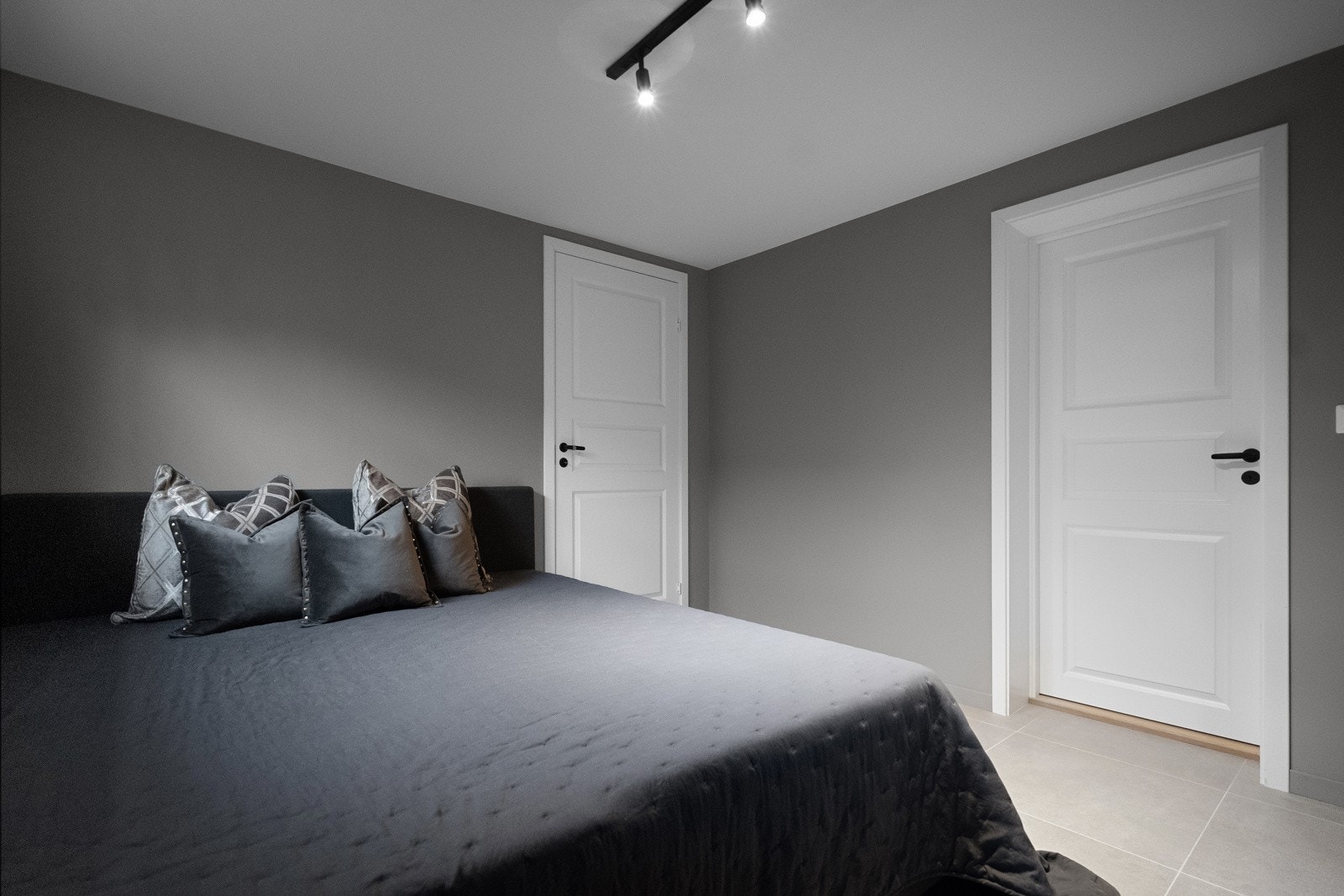 Her er det innredet soverom, men ingen av rommene i kjelleren er omsøkt og de er derfor ikke godkjent. Galleribilde