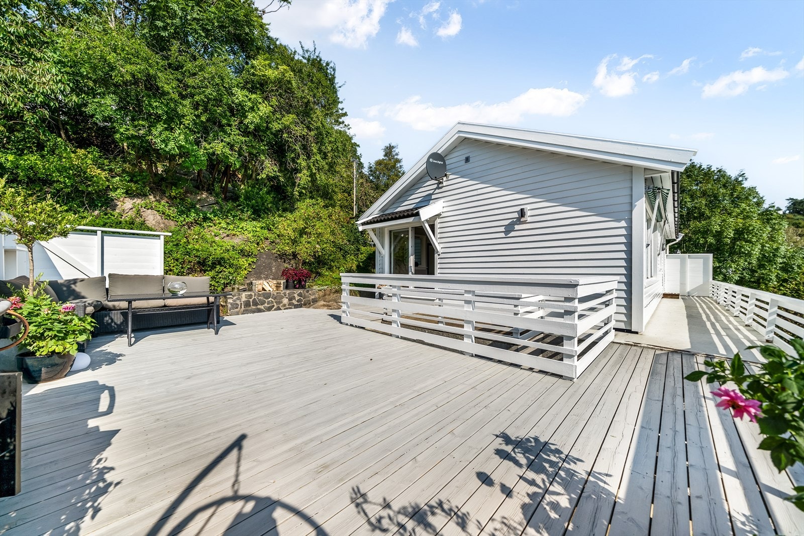 Romslig terrasse Galleribilde